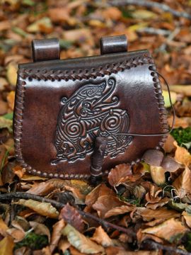 braune Gürteltasche mit Drachen-Prägung