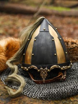 Rus Helm mit Pferdehaarbusch