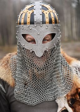 Wikinger Brillenhelm mit Brünne reich verziert
