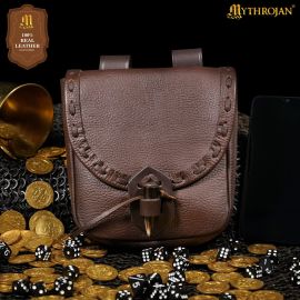 Gürteltasche mit Hornverschluss braun