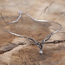 Tiara mit keltischem Geflecht und Kristall