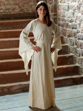Mittelalterliches Kleid mit Leinen