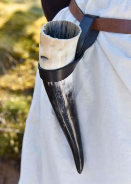 Einfacher Gürtelhalter für Trinkhorn aus Leder schwarz
