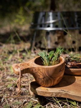 Kuksa Tasse aus Olivenholz