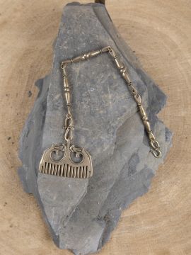 Wikingerzeitliche Fibel-Kette mit Bartkamm