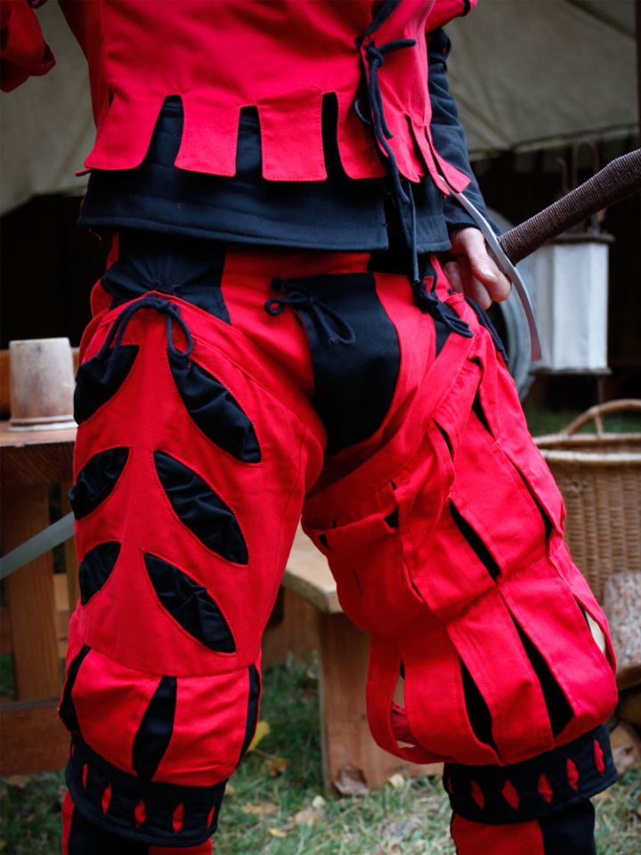 Imperialis Beinling Schnitte rot-schwarz