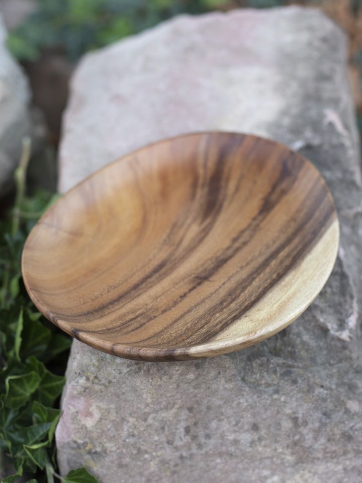 Ovaler Teller aus Akazienholz