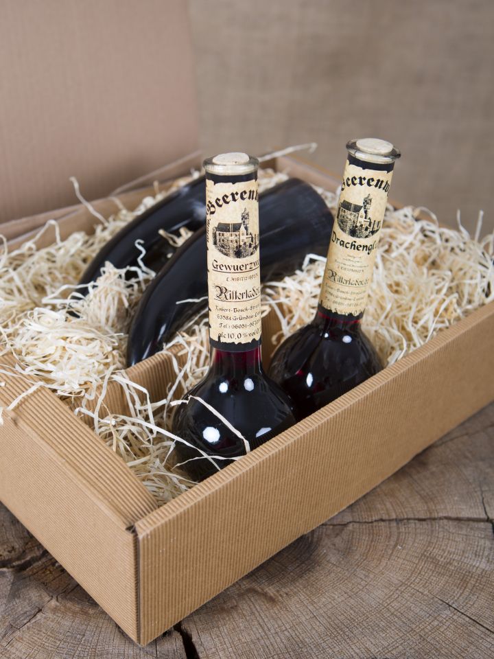 Geschenkbox mit Gewürzwein, Drachenglut und zwei Trinkhörnern