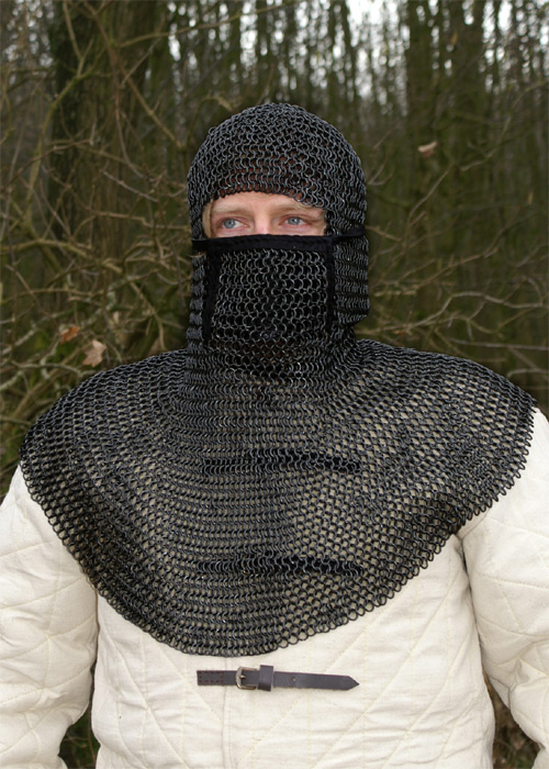 Kettenhaube mit dreieckigem Mundschutz