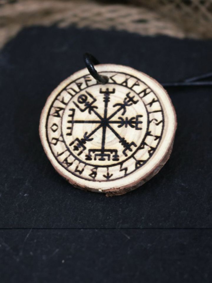 Holz-Anhänger "Vegvisir" braun