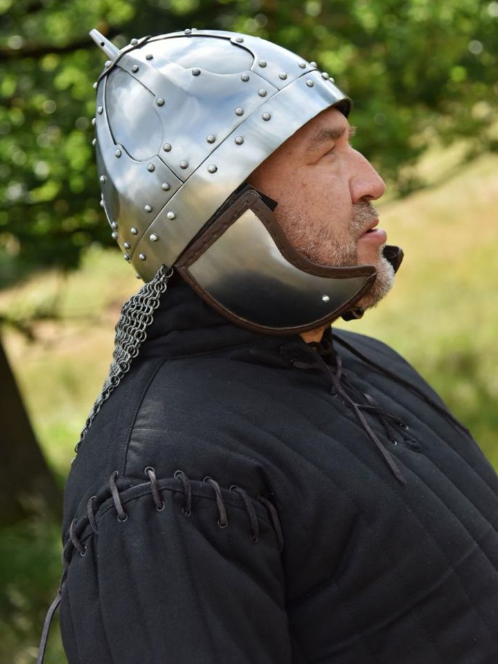 Spangenhelm mit Wangenklappe L