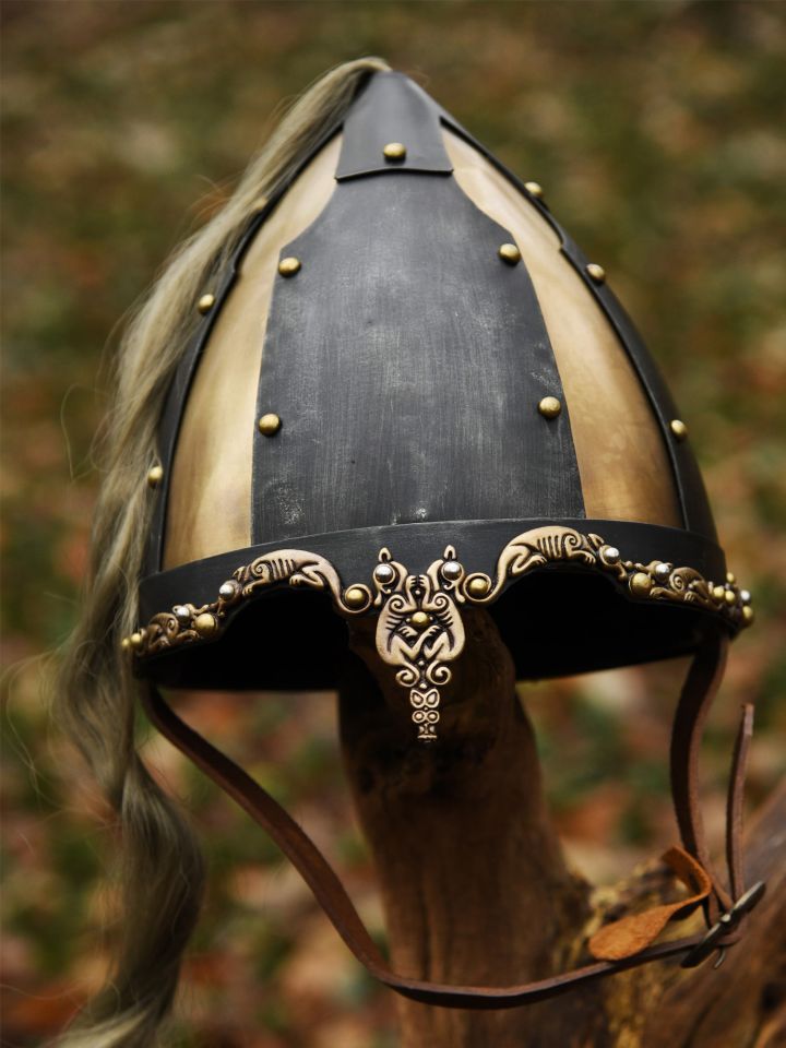 Rus Helm mit Pferdehaarbusch 2