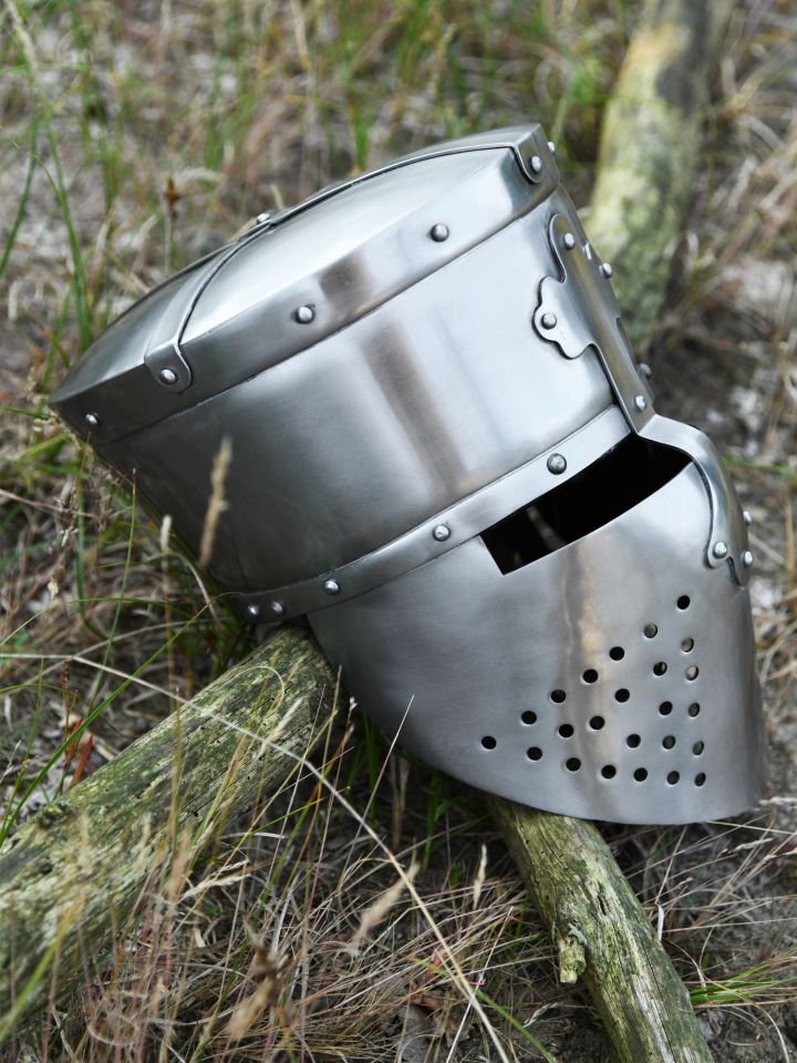 Helm der Kreuzfahrer 2