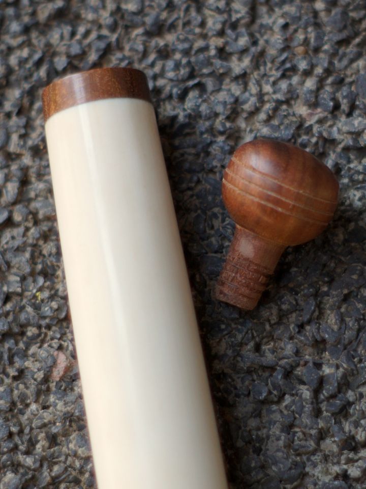 Nadeldose mit Holzverschluss 2
