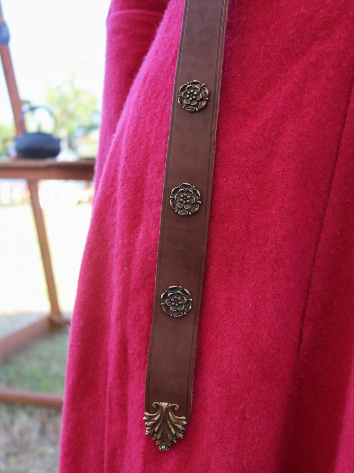 eleganter Prachtgürtel mit Rosennieten 2