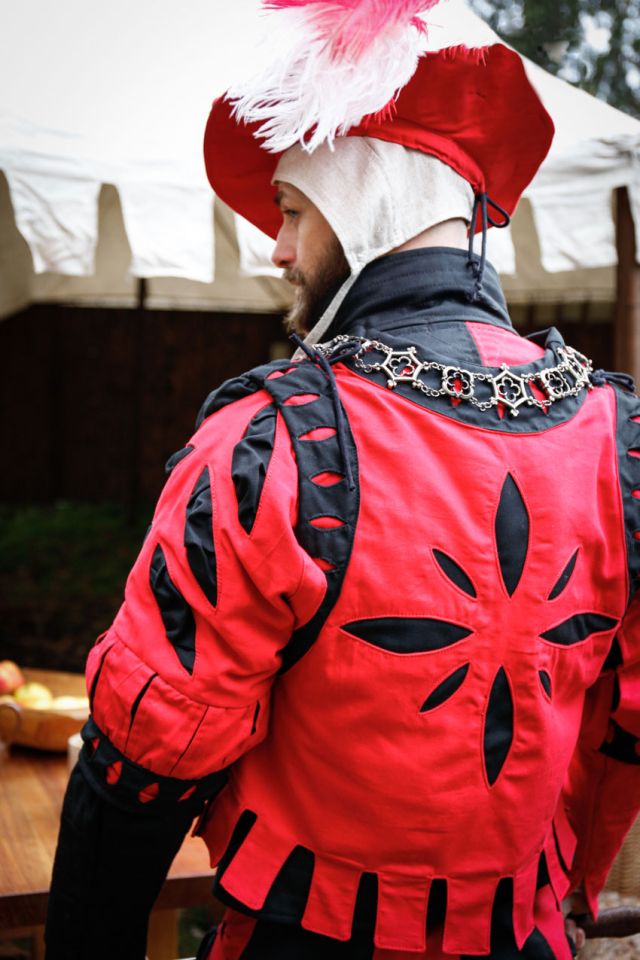 Imperialis Schnitte-Ärmel rot-schwarz 2
