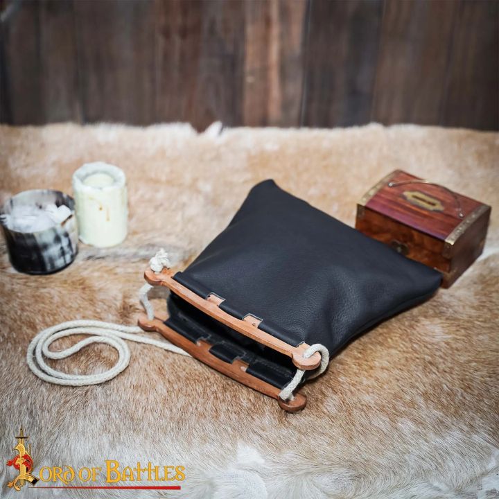 Bügeltasche der Wikinger aus Leder 2