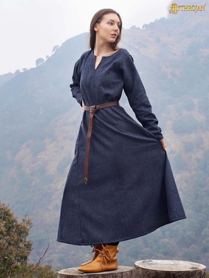 Wikinger-Wollkleid Astrid blau 2