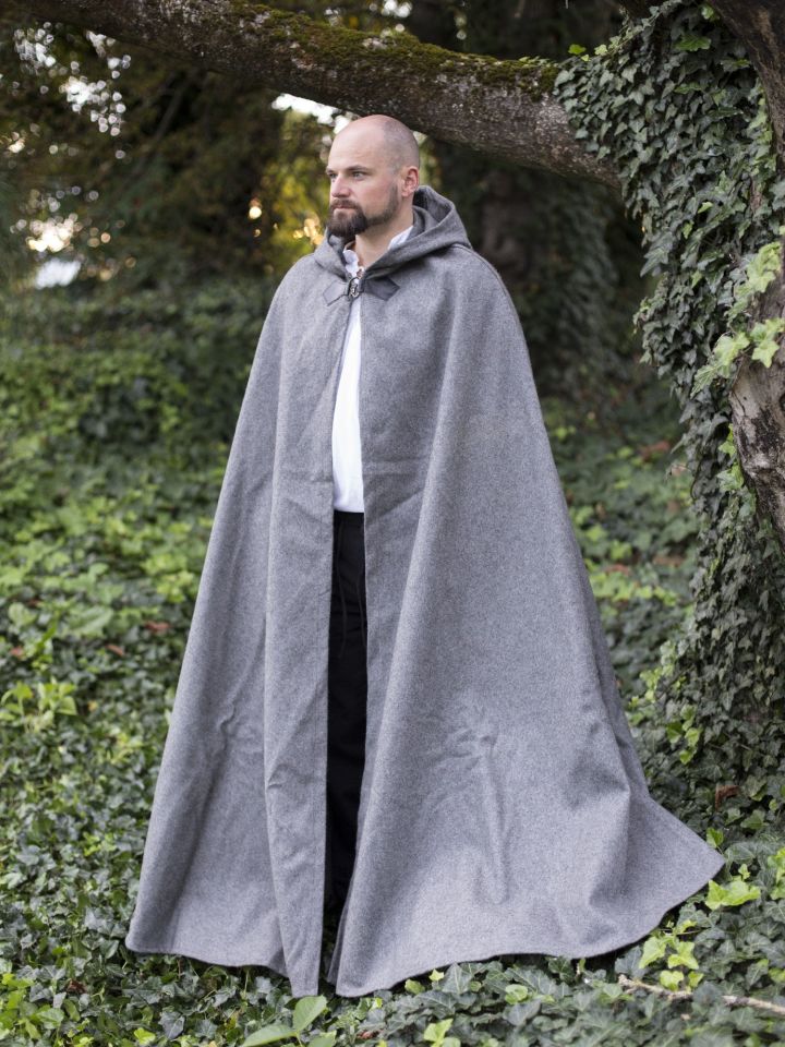 Wollumhang mit Drachenspange grau 131 cm 2