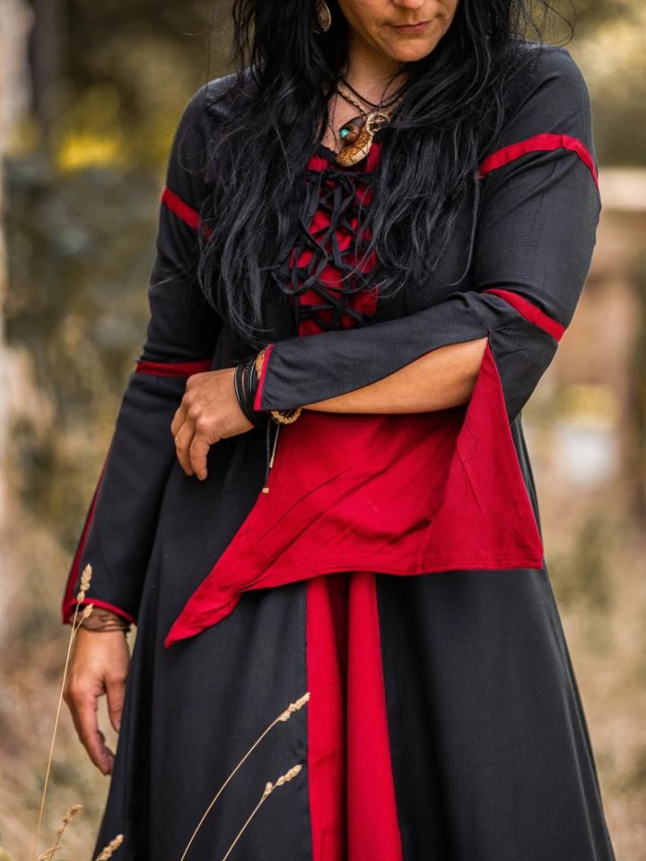 Kleid mit Trompetenärmeln schwarz-rot 2