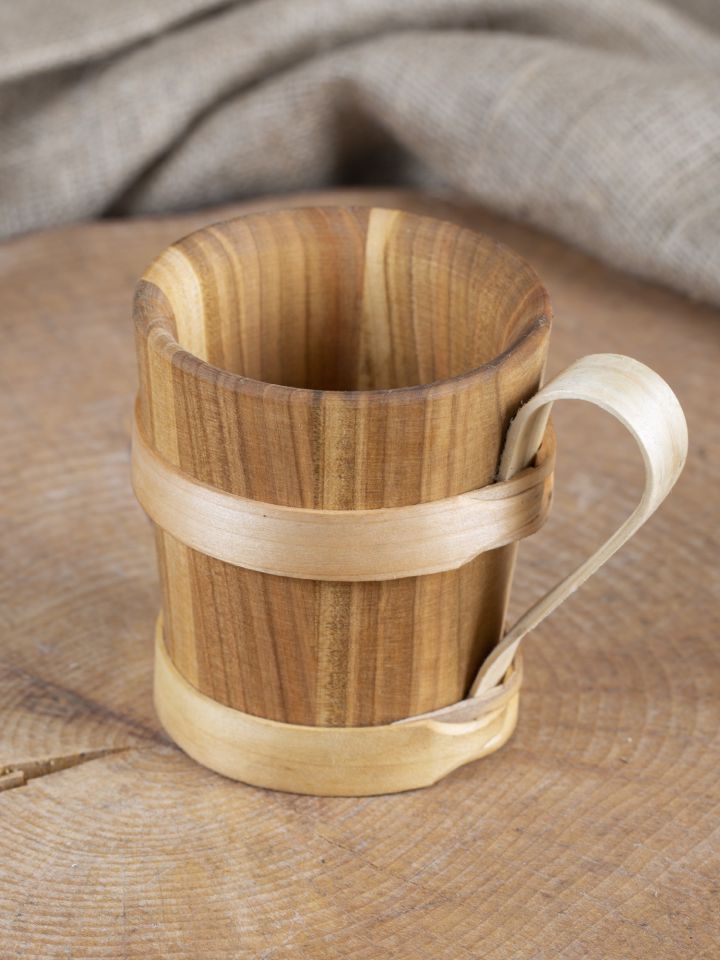 Bierkrug aus Holz 2