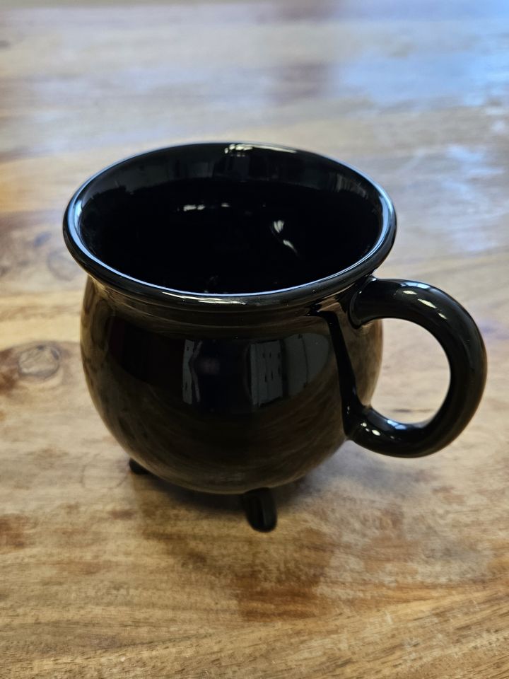 Tasse Hexenkessel schwarz 2