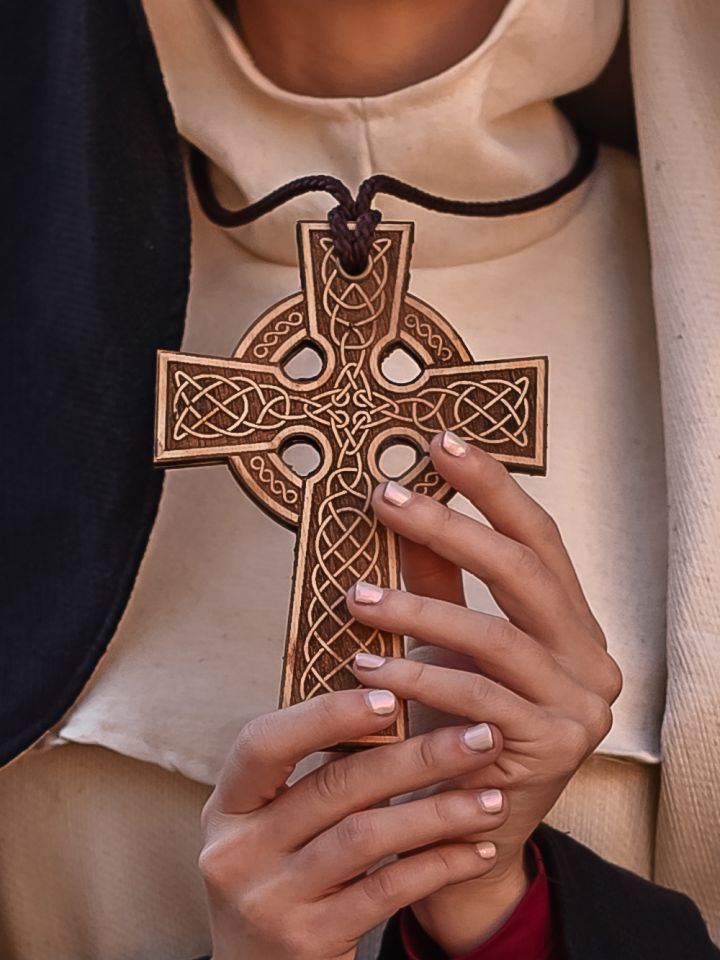Keltisches Holzkreuz mit Gravur 2