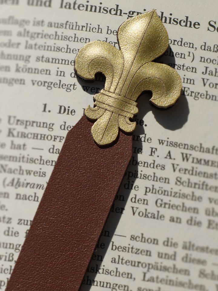 Lesezeichen Lilie aus Apfelleder 2