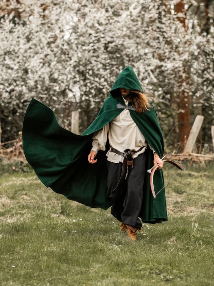 Wollumhang mit Drachenspange grün 160 cm 2