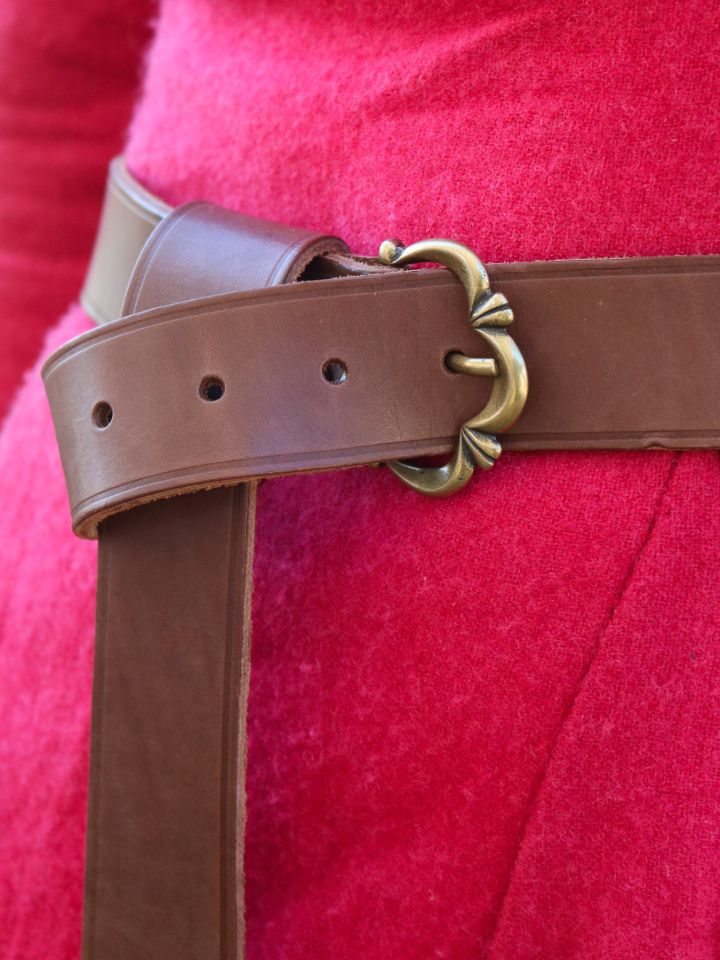eleganter Prachtgürtel mit Rosennieten 3