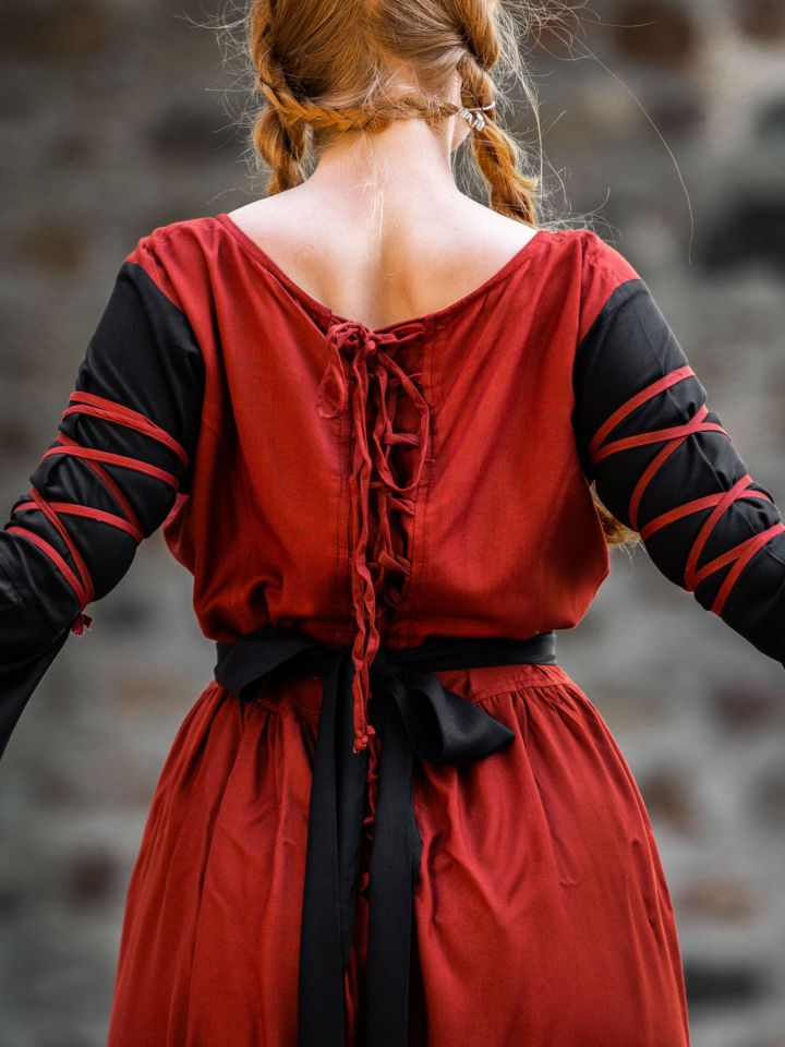 Kleid mit Trompetenärmeln rot-schwarz 3