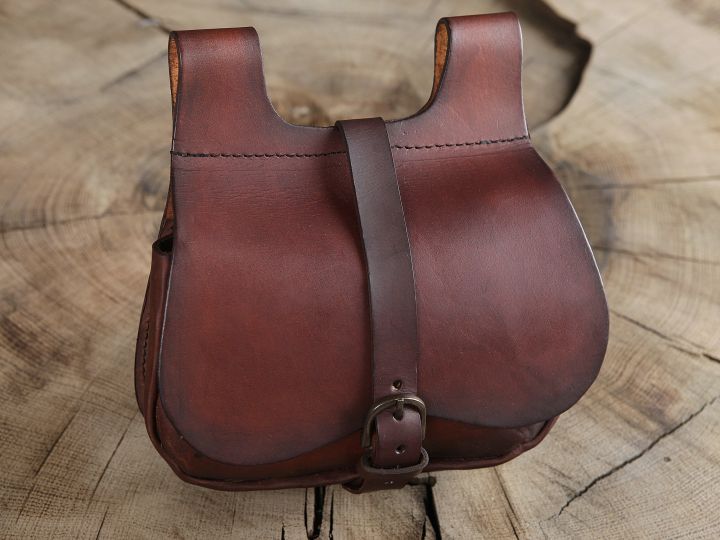 Braune Nierentasche 3