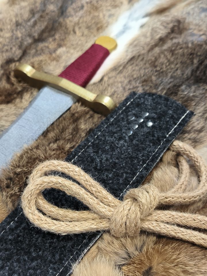 Ritterschwert mit Filzscheide 3