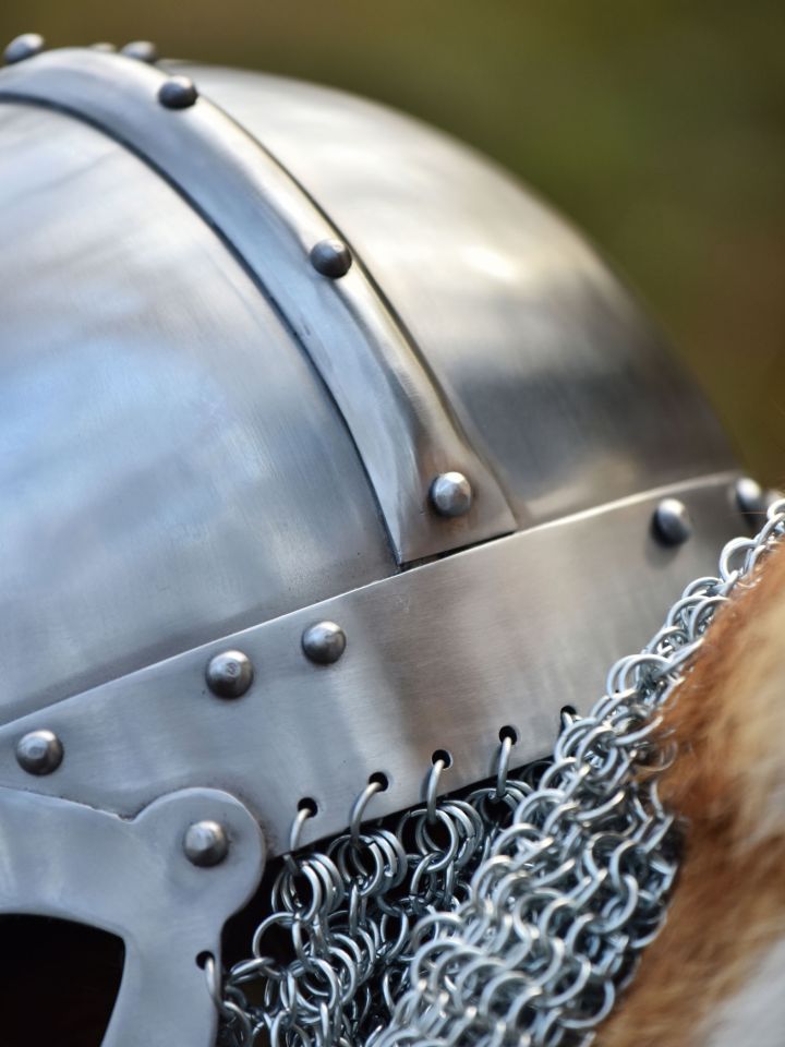 Wikinger Brillenhelm mit Kettenbrünne 4
