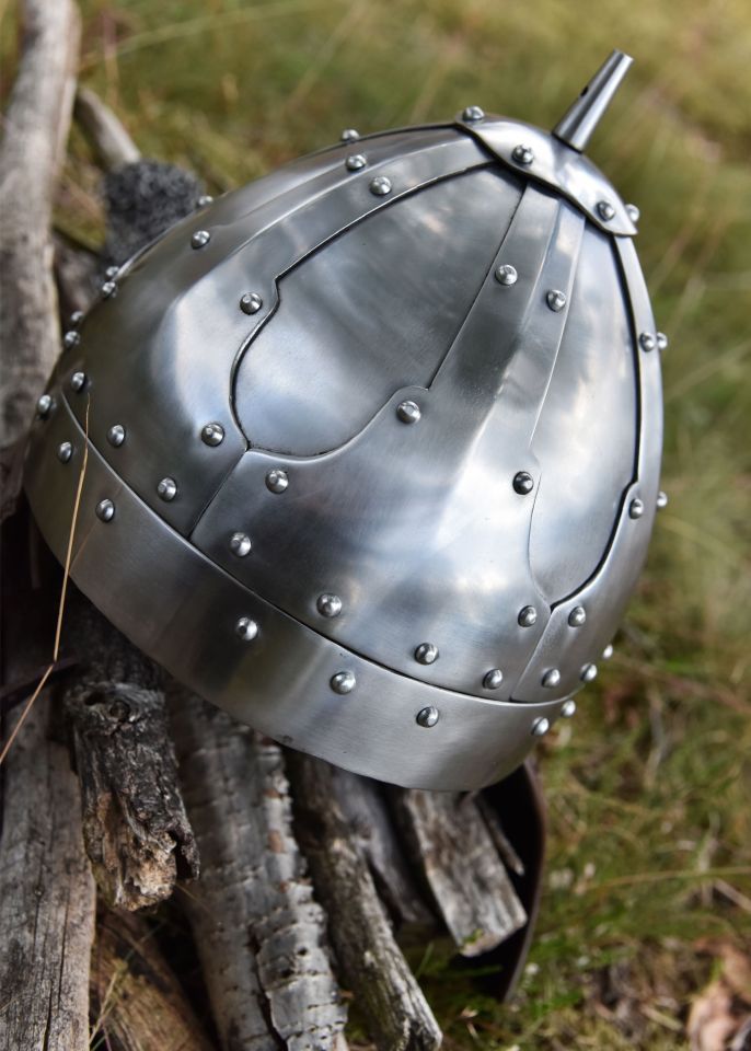 Spangenhelm mit Wangenklappe 4