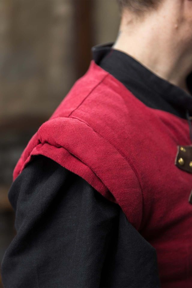 Warhammer Armoury Imperial Doublet Typ A dunkelrot 5