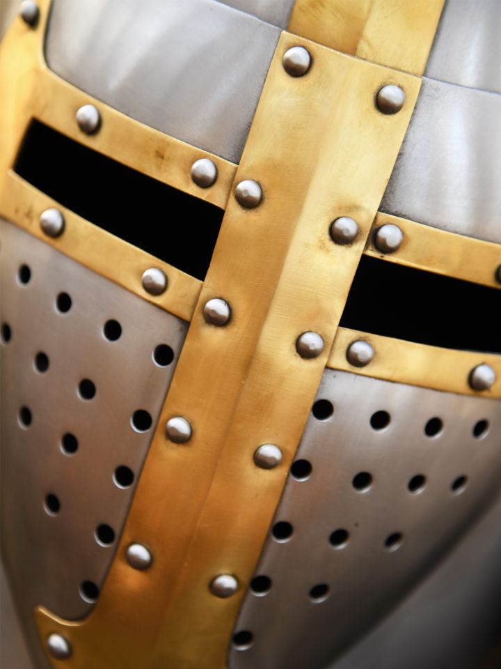 Topfhelm mit klappbarem Visier poliert 5