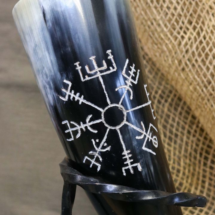 Trinkhorn mit Gravur "Vegvisir" 0,5 l weiß 5