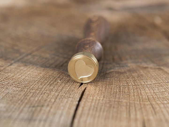 Siegel mit Siegellack - Geschenkbox Blatt mit Feder 5