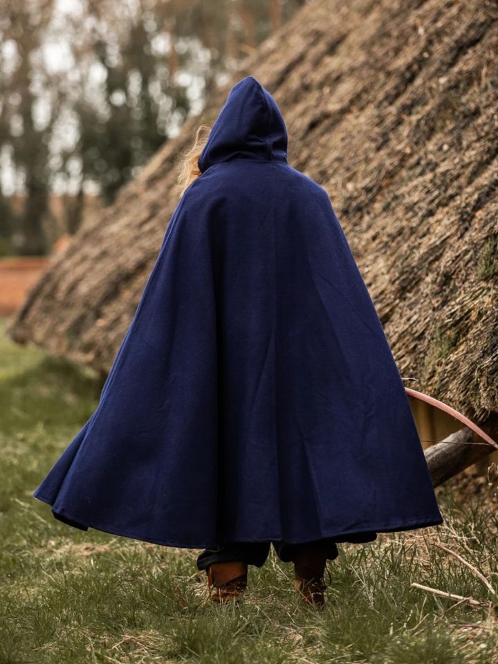 Wollumhang mit Drachenspange blau 160 cm 5