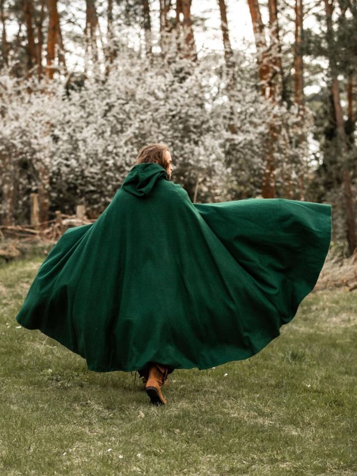 Wollumhang mit Drachenspange grün 160 cm 5