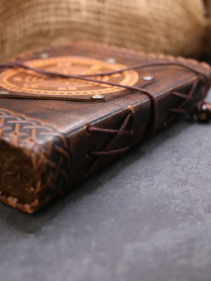 antikes Lederbuch - Kompass 6