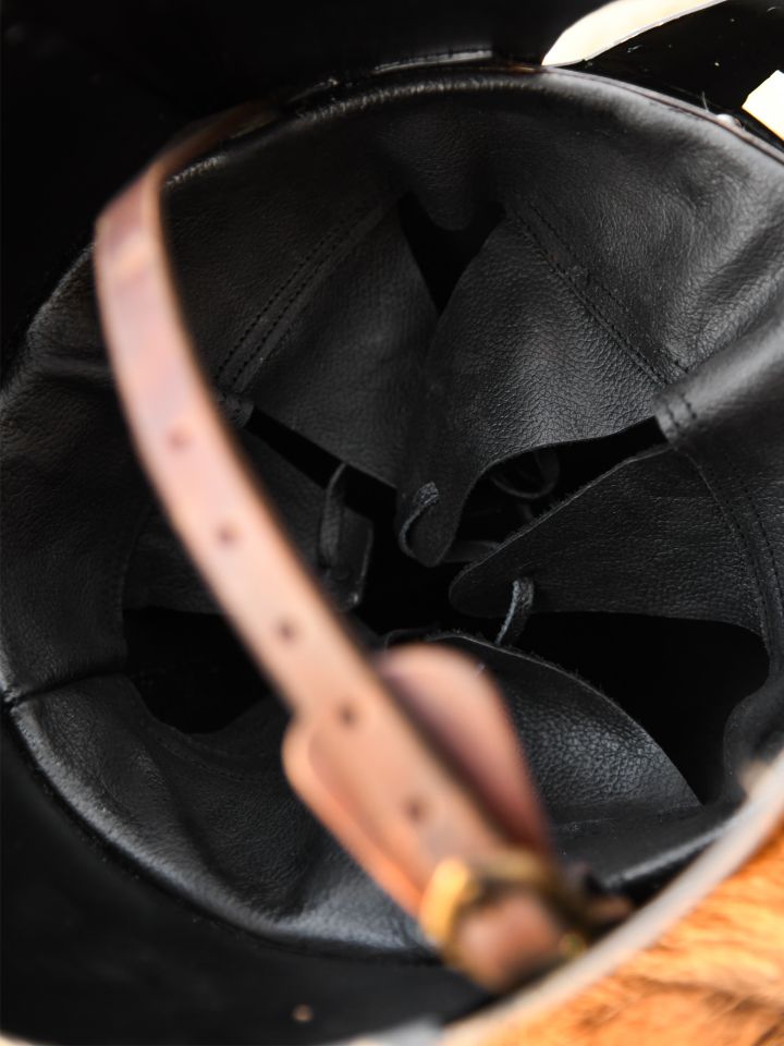 Topfhelm mit klappbarem Visier poliert 7