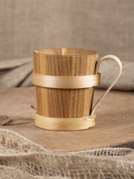 Bierkrug aus Holz